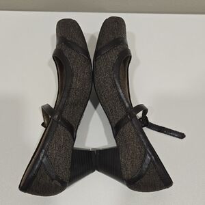 Life Stride Brown Mary Jane Heels